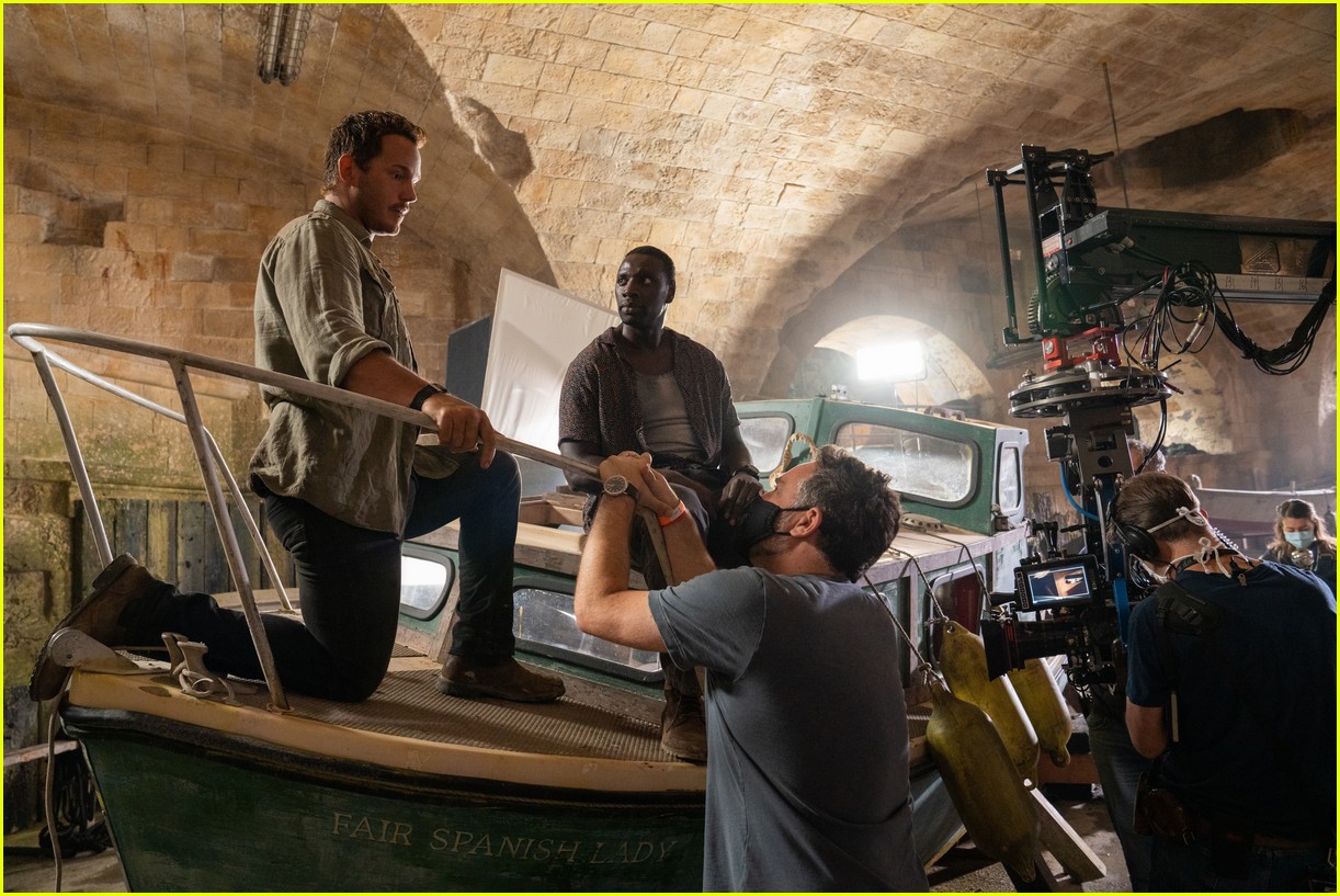 'Jurassic World Dominion' Gets First Trailer, Teases Return of Jeff Goldblum, Laura Dern, & Sam Neill!