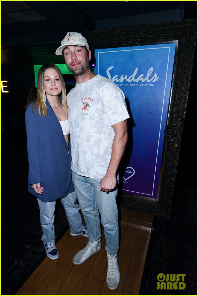 Bachelor Nation Stars Join More Celebs to Watch Justin Bieber's Concert from a Private Suite