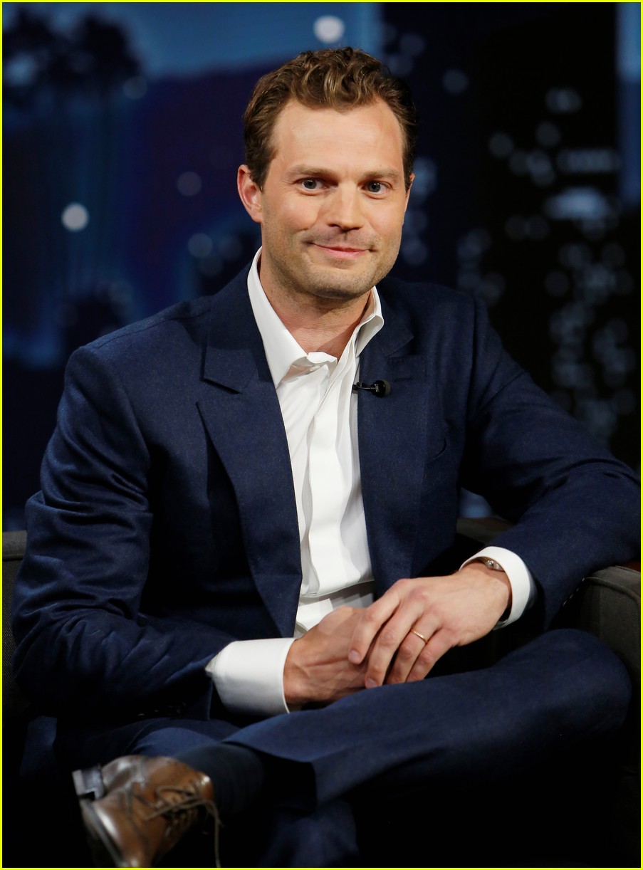 Jamie Dornan Teaches Jimmy Kimmel How to Make a 'Tato Smashie' Snack