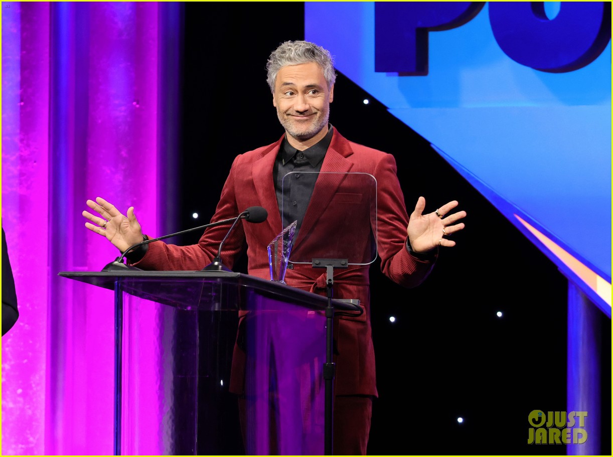 Taika Waititi Jokes About 'Immature Idiots' in Hollywood While Honoring the Work of Publicists