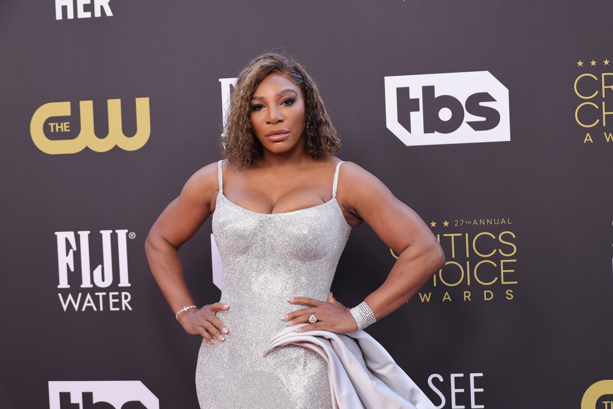Venus & Serena Williams Have a Matching Sister Moment at Critics Choice Awards 2022