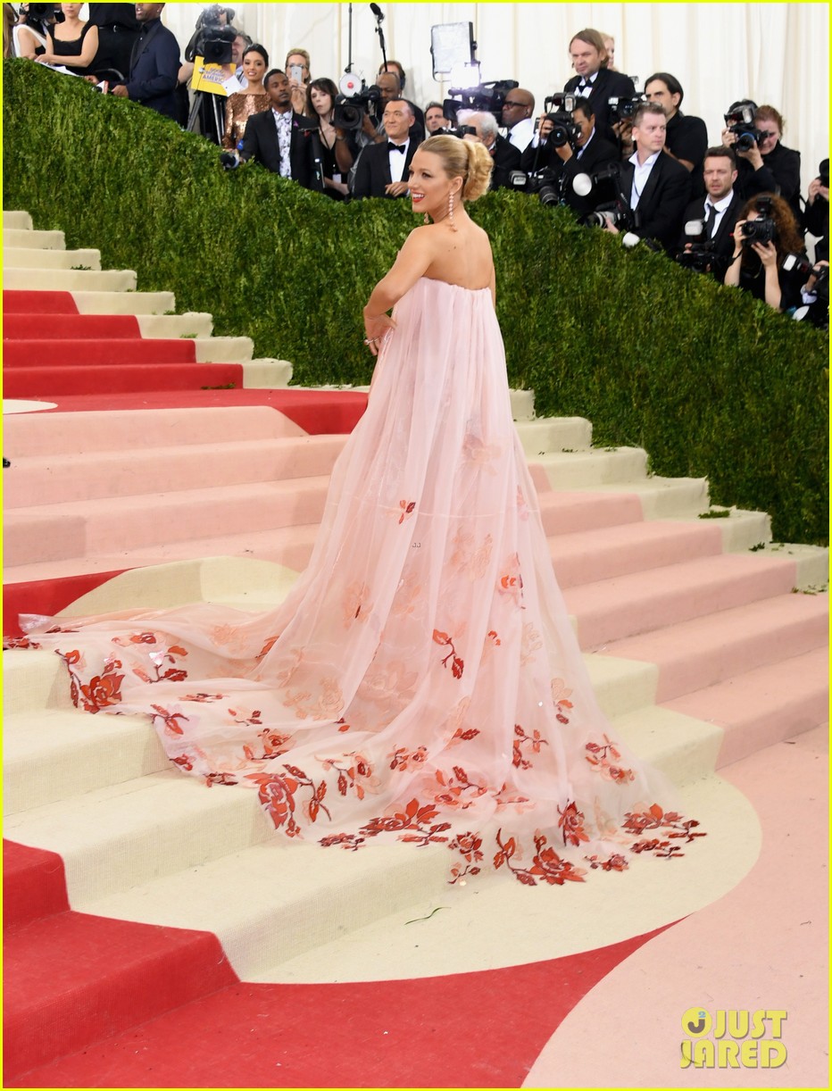 Blake Lively Shows This Met Gala Look to Her Kids When They're Giving Her Attitude