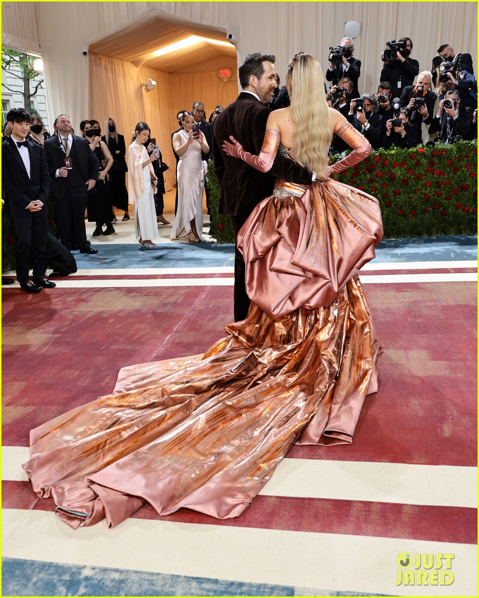 Met Gala 2022 Co-Chairs Blake Lively & Ryan Reynolds Have Arrived (& She Already Did an Amazing 2nd Dress Reveal!)