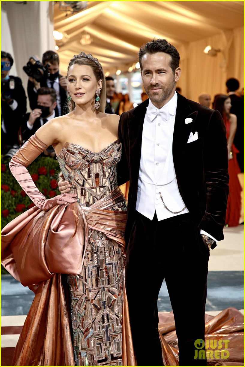 Met Gala 2022 Co-Chairs Blake Lively & Ryan Reynolds Have Arrived (& She Already Did an Amazing 2nd Dress Reveal!)