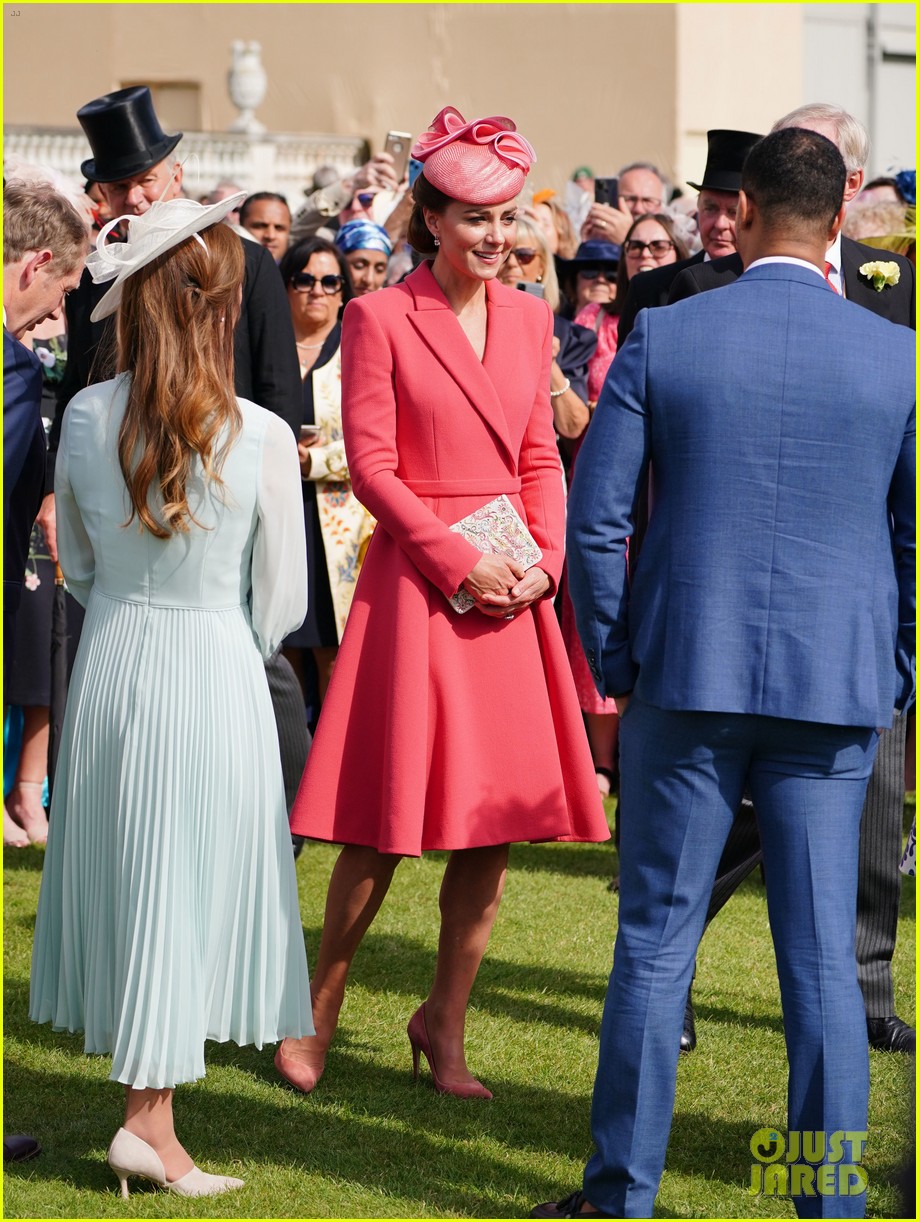 Kate Middleton Rings in Spring With Bright Pink Ensemble For The Queen's  Garden Party in London - Just Jared - Celebrity News and Gossip |  Entertainment