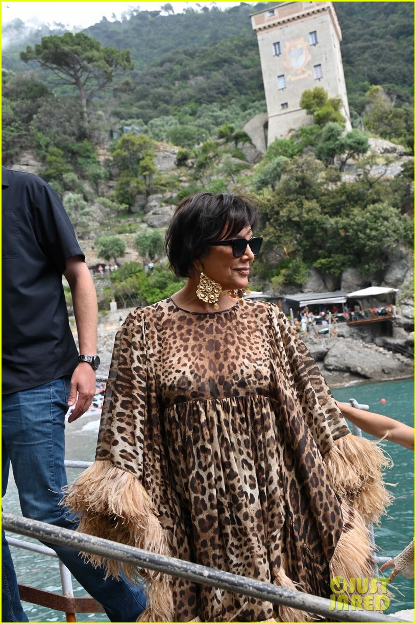 Kourtney Kardashian & Travis Barker Bring the Family On a Yacht Ride for Saturday Festivities During Italian Wedding Weekend (Photos)