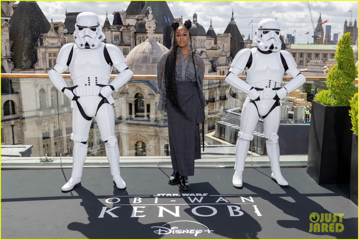 Hayden Christensen & Ewan McGregor Reunite for 'Obi-Wan Kenobi' Photo Call in London!