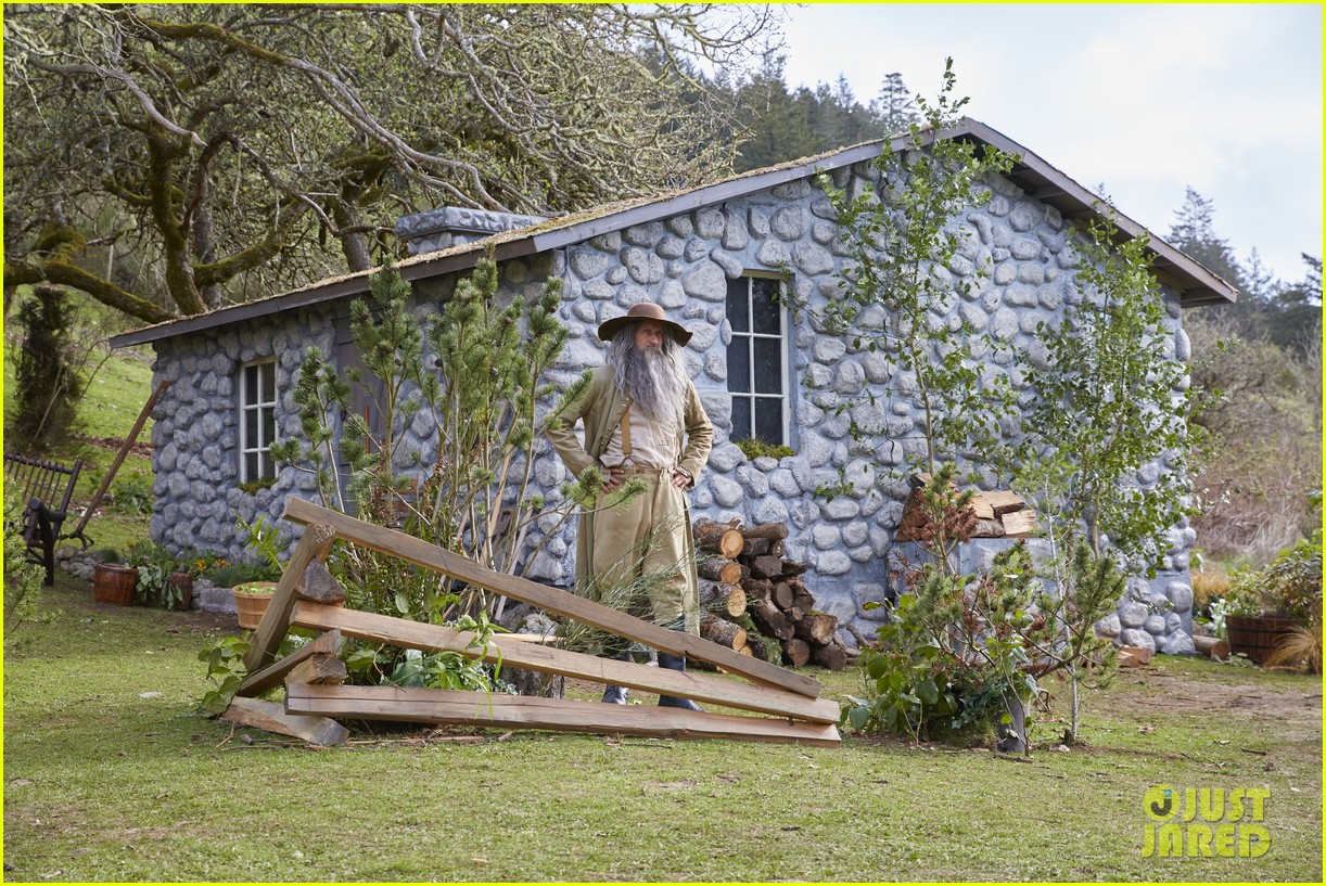 Niall Matter Reveals The Process of Becoming Rip Van Winkle For Hallmark's 'Rip in Time' Movie