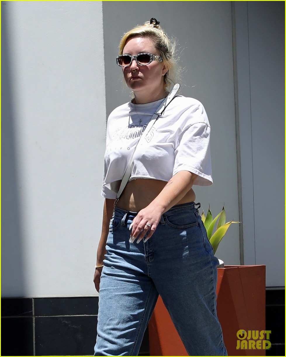 Amanda Bynes Ditches Bright Yellow Hair for a Lighter Blonde Look (New Photos)