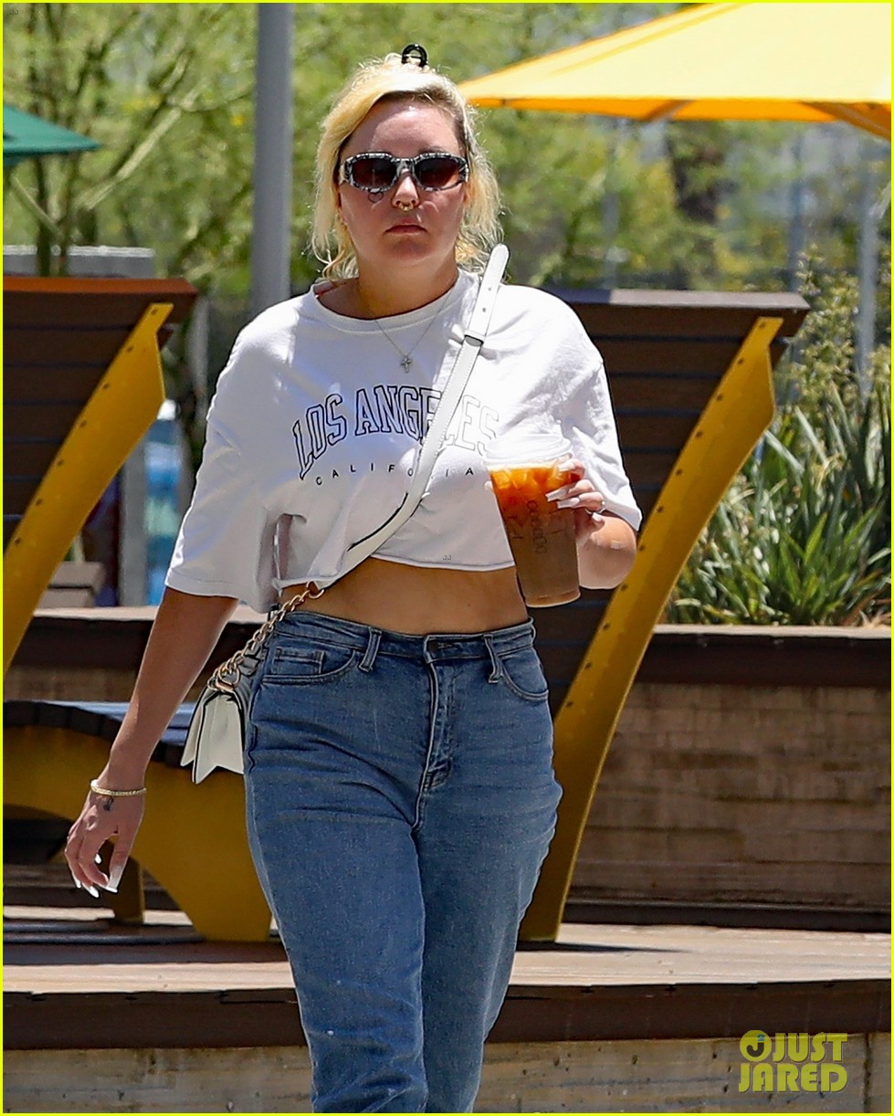 Amanda Bynes Ditches Bright Yellow Hair for a Lighter Blonde Look (New Photos)