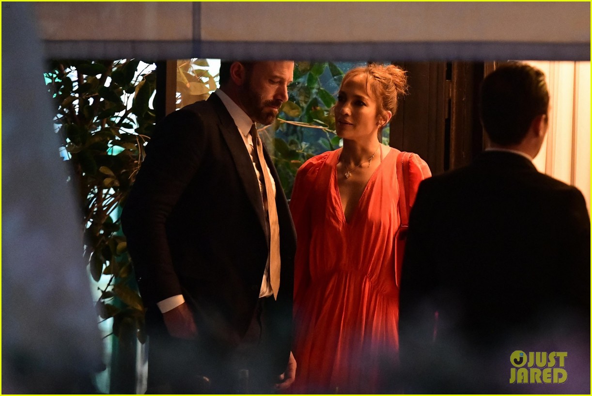 Jennifer Lopez & Ben Affleck Spotted Honeymooning With Their Kids in Paris (Photos)