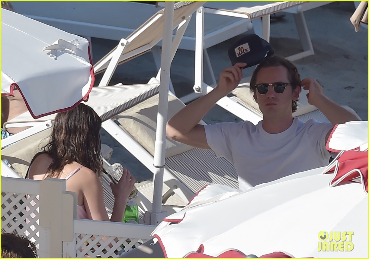 Top Gun: Maverick's Lewis Pullman Flaunts PDA with Girlfriend Rainey Qualley at the Beach in Italy (Photos)