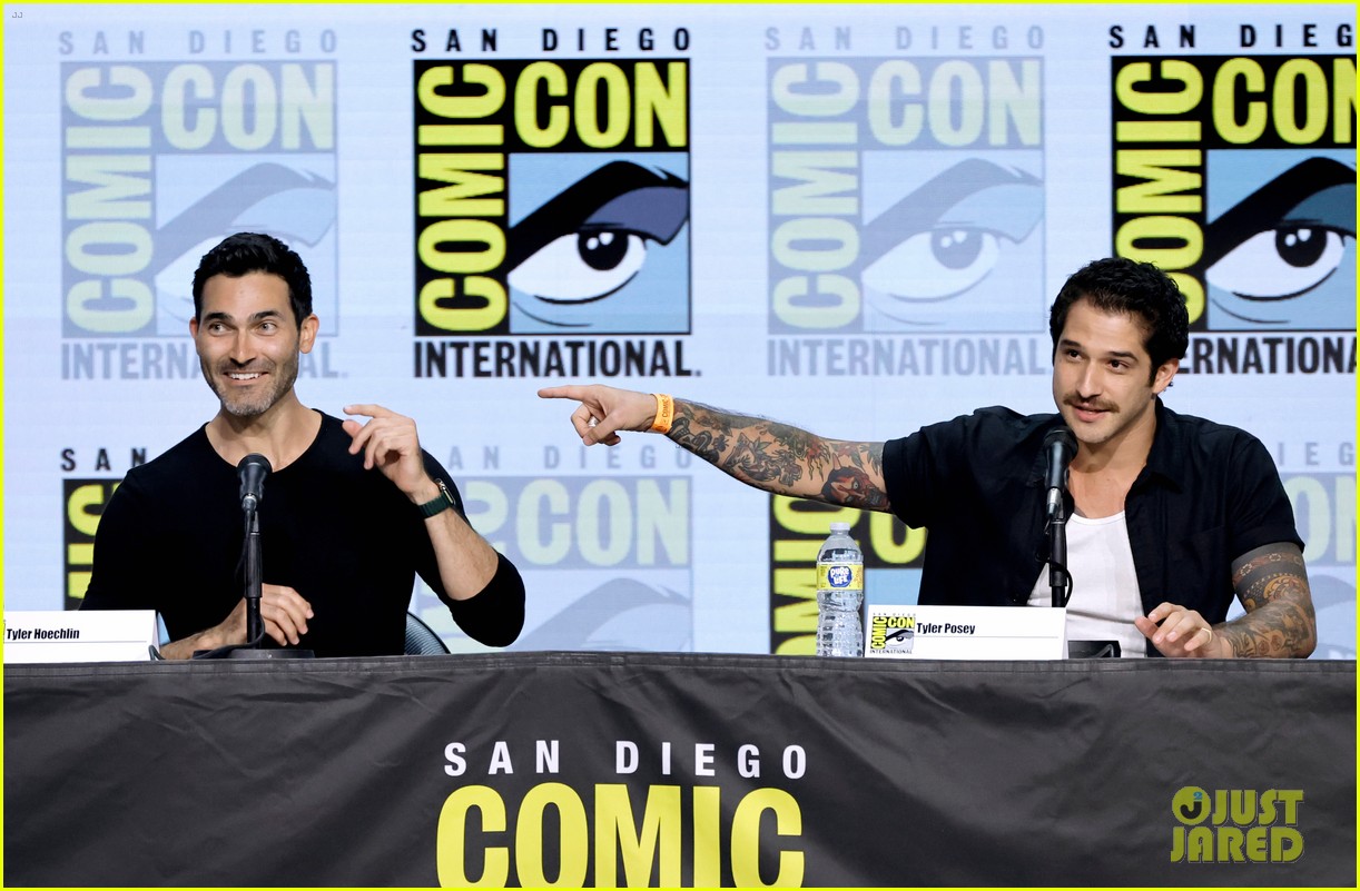 Sarah Michelle Gellar Surprises Fans at Comic-Con to Announce She's Returning to TV in 'Teen Wolf' Offshoot Series