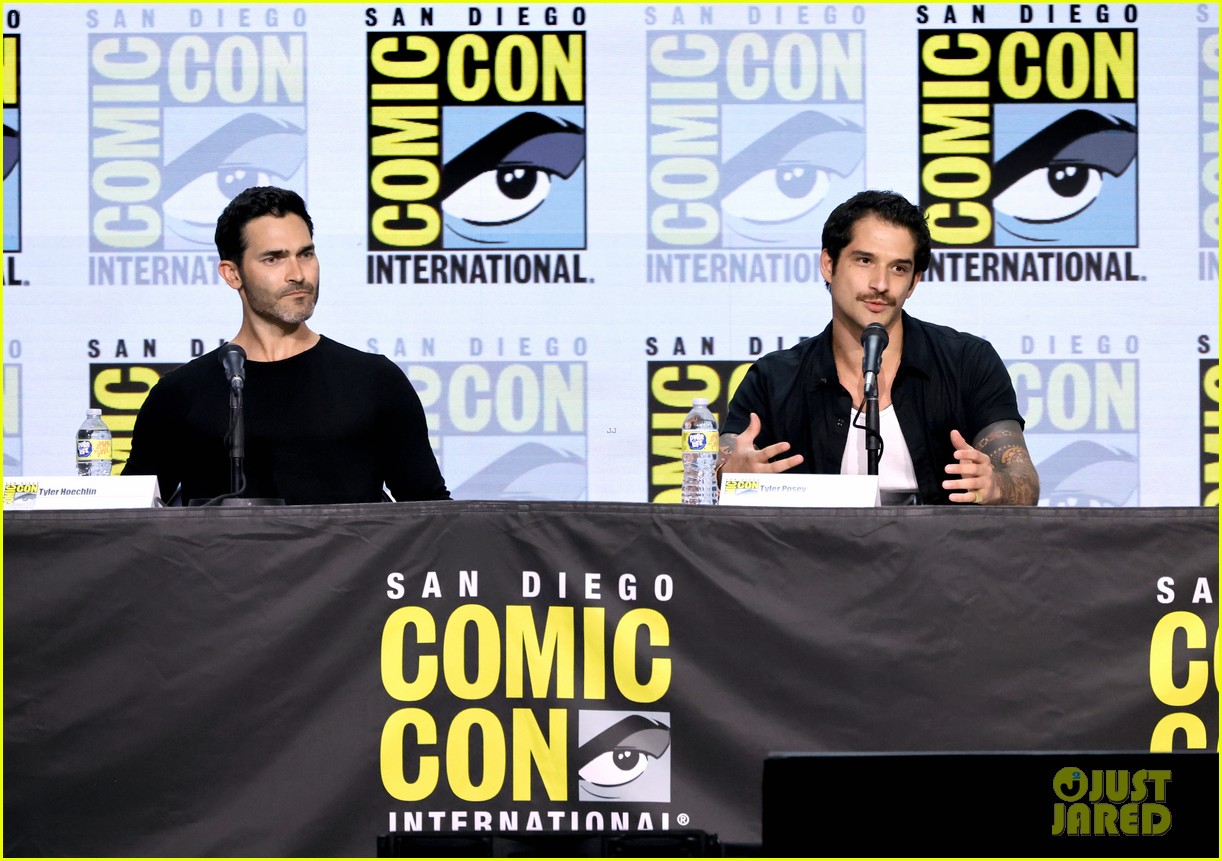 Sarah Michelle Gellar Surprises Fans at Comic-Con to Announce She's Returning to TV in 'Teen Wolf' Offshoot Series