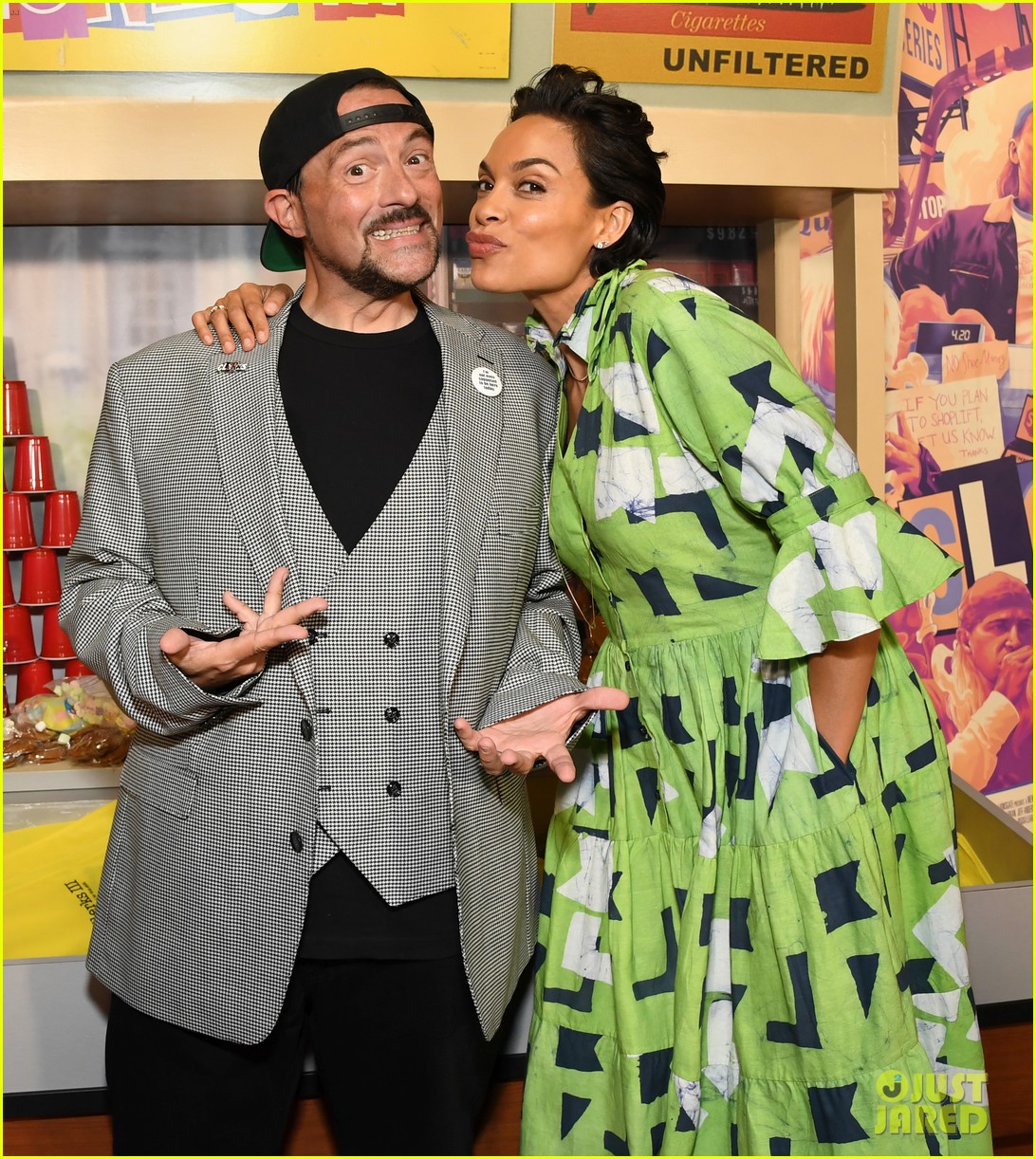 Kevin Smith Celebrates the Premiere of 'Clerks III' with Rosario Dawson & More!