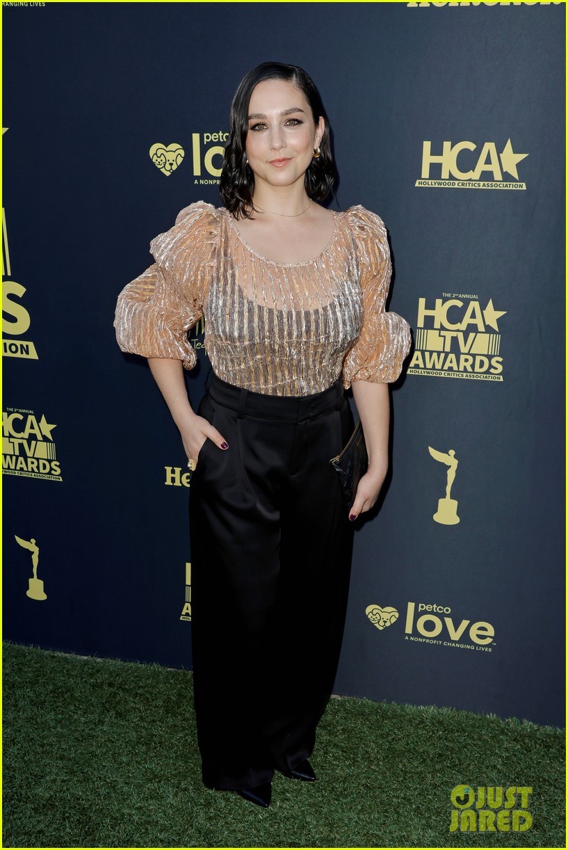 Brett Goldstein Joins Melanie Lynskey & Hannah Einbinder at HCA TV Awards: Streaming 2022