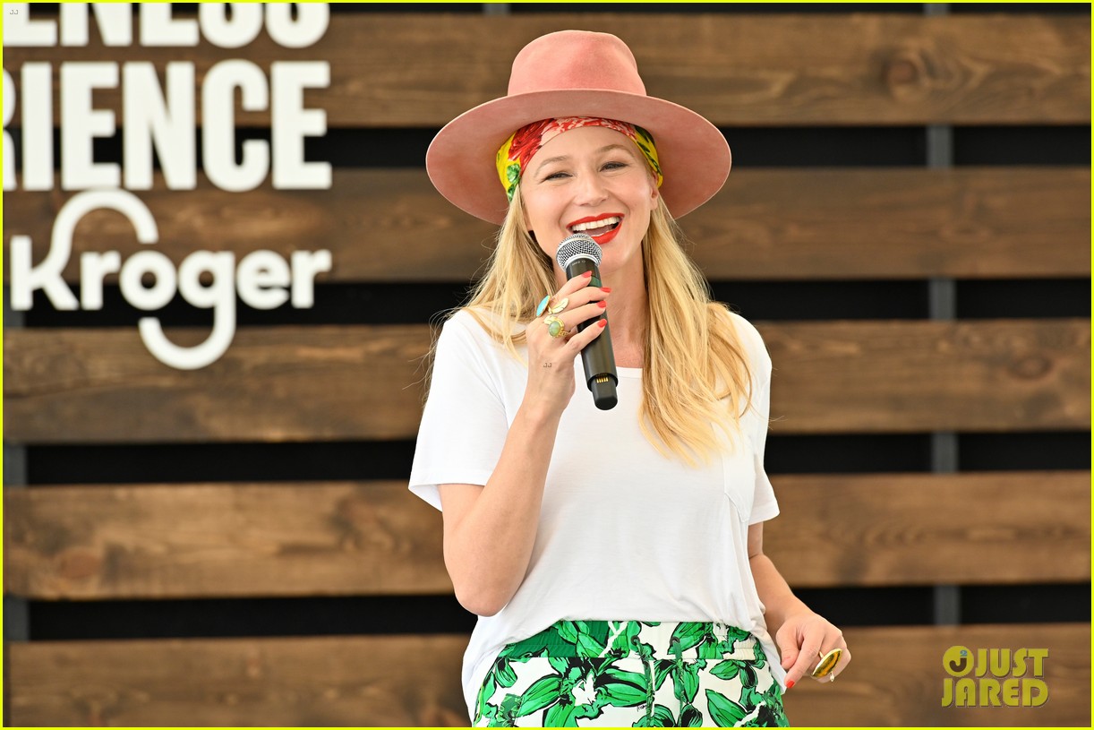 Jewel Reveals Tour Bus Caught on Fire During 'Off-Day'