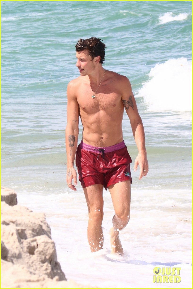 Shawn Mendes Spends Final Day as a 23-Year-Old at the Beach in Miami! (Photos)