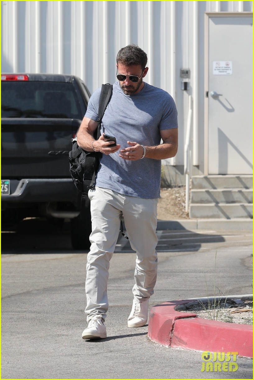 Ben Affleck Is Looking So Fit in These New Photos at the Airport!