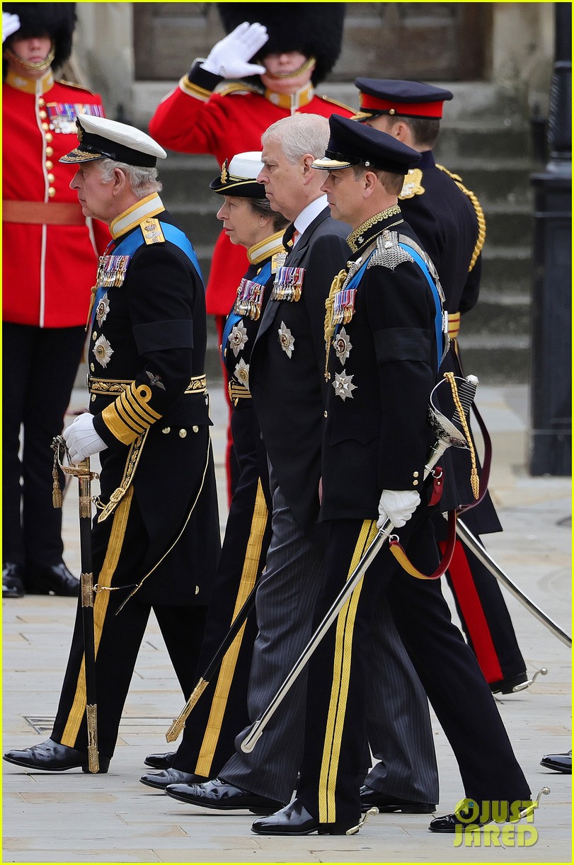 Prince William & Prince Harry Join Royal Family in Queen Elizabeth's Funeral Procession