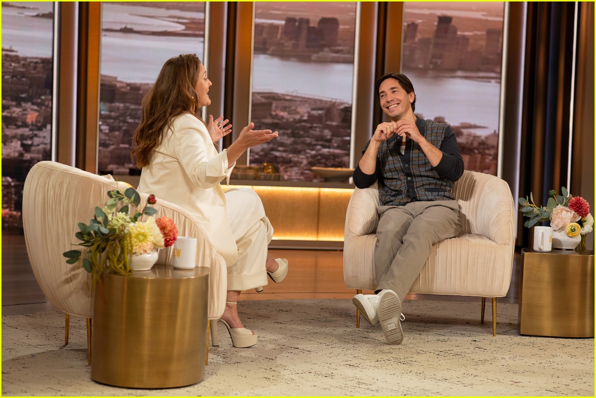 Exes Drew Barrymore & Justin Long Have an Emotional Reunion on Her Show