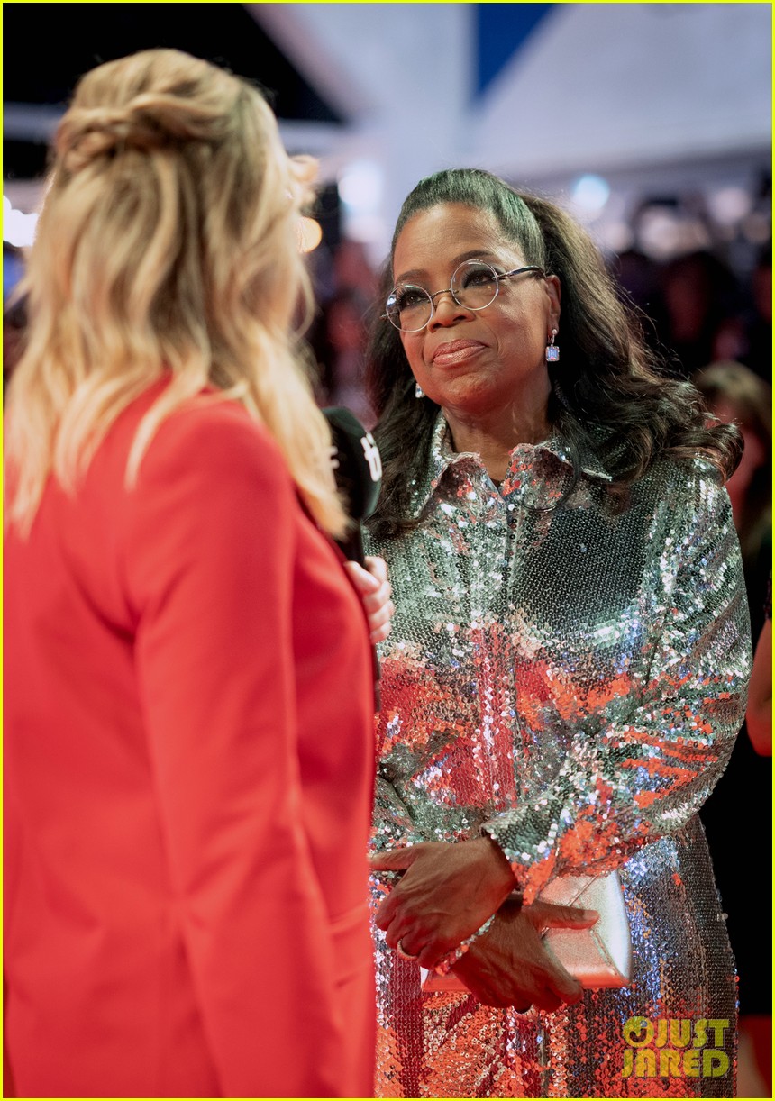 Oprah Winfrey Dazzles in Silver Dress at TIFF Premiere of 'Sidney' Documentary