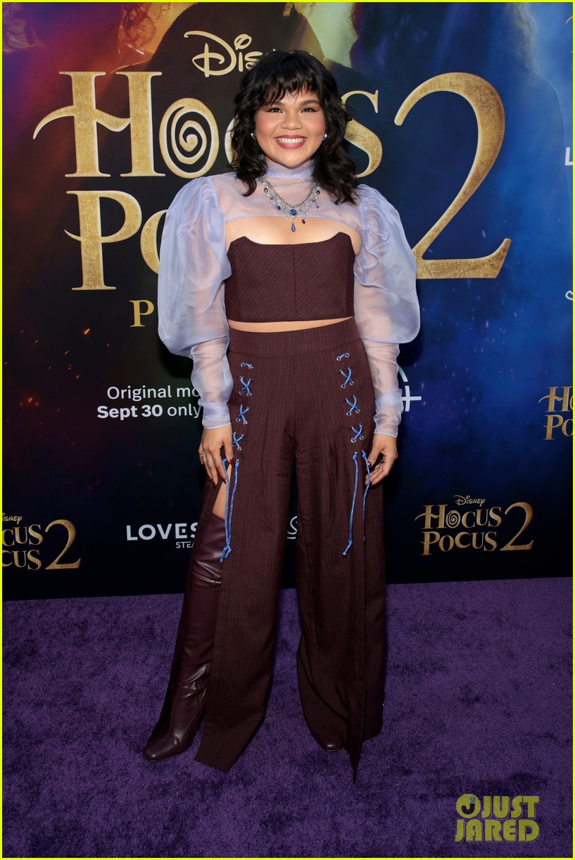 Sarah Jessica Parker Brings Twin Daughters Marion & Tabitha To 'Hocus Pocus 2' Premiere!