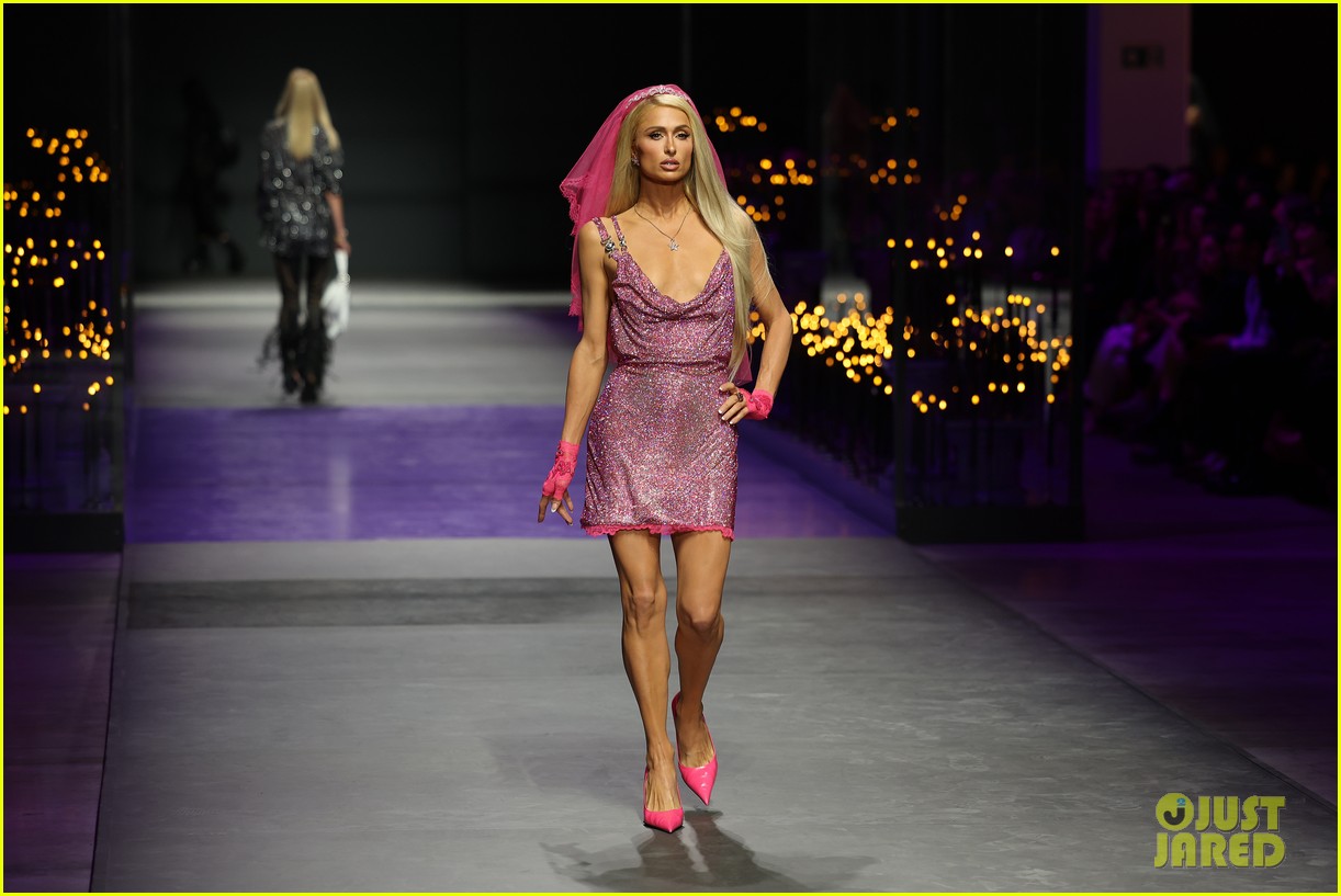 Paris Hilton Closes the Versace Show in Milan, Walks Alongside Top Models Like Gigi, Bella, & More!