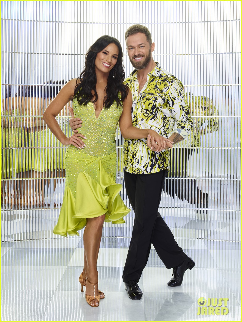 'Dancing With The Stars' Season 31 Voting Guide: Here's How To Vote For Your Fave!
