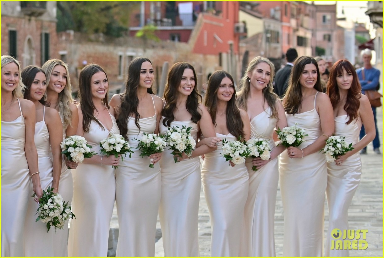 julianne hough bridesmaid dresses Julianne Hough 2024 Oscars Red Carpet Strapless Empire Dress