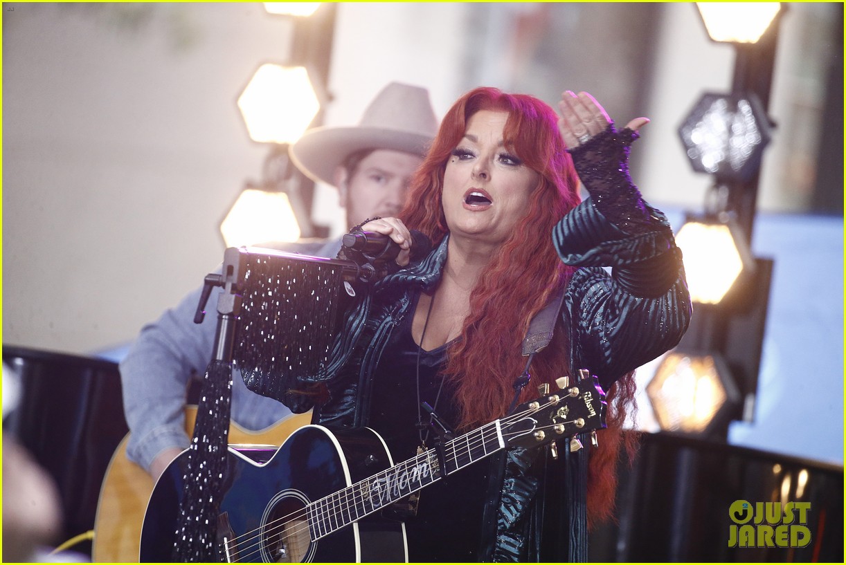 Wynonna Judd Is 'Healing' From Mom Naomi's Death Through The Judds' Tour
