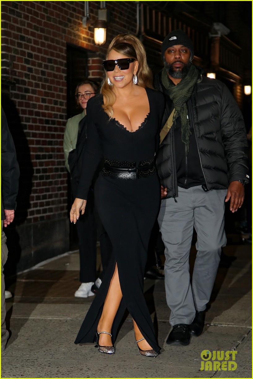 Mariah Carey Is Inviting You To Her NYC Penthouse for Christmas!