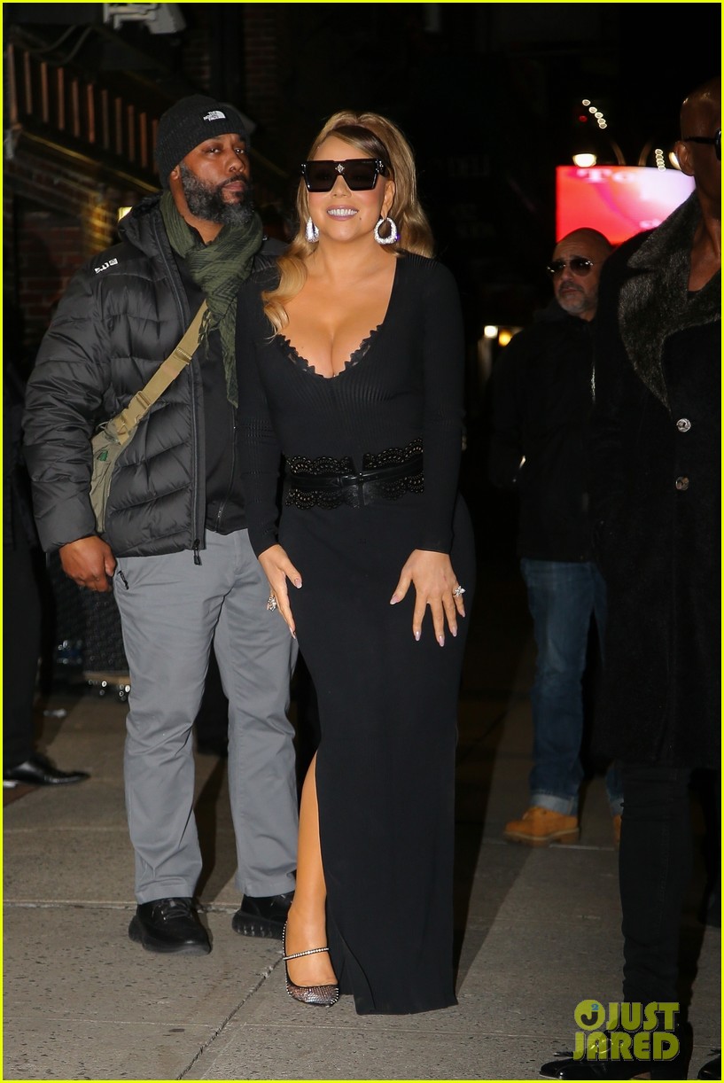Mariah Carey Is Inviting You To Her NYC Penthouse for Christmas!