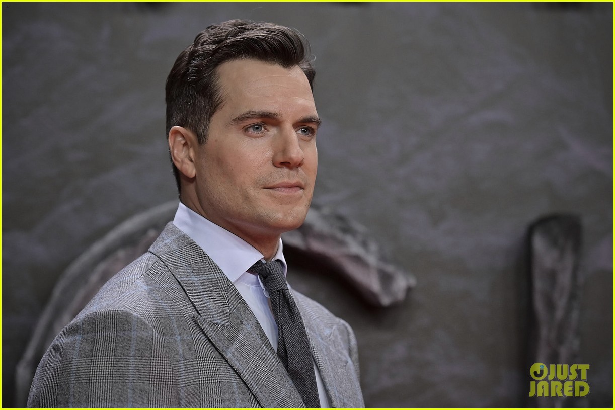 Henry Cavill Reacts To Being Author Stephenie Meyers' 'Perfect' Edward Cullen For 'Twilight'