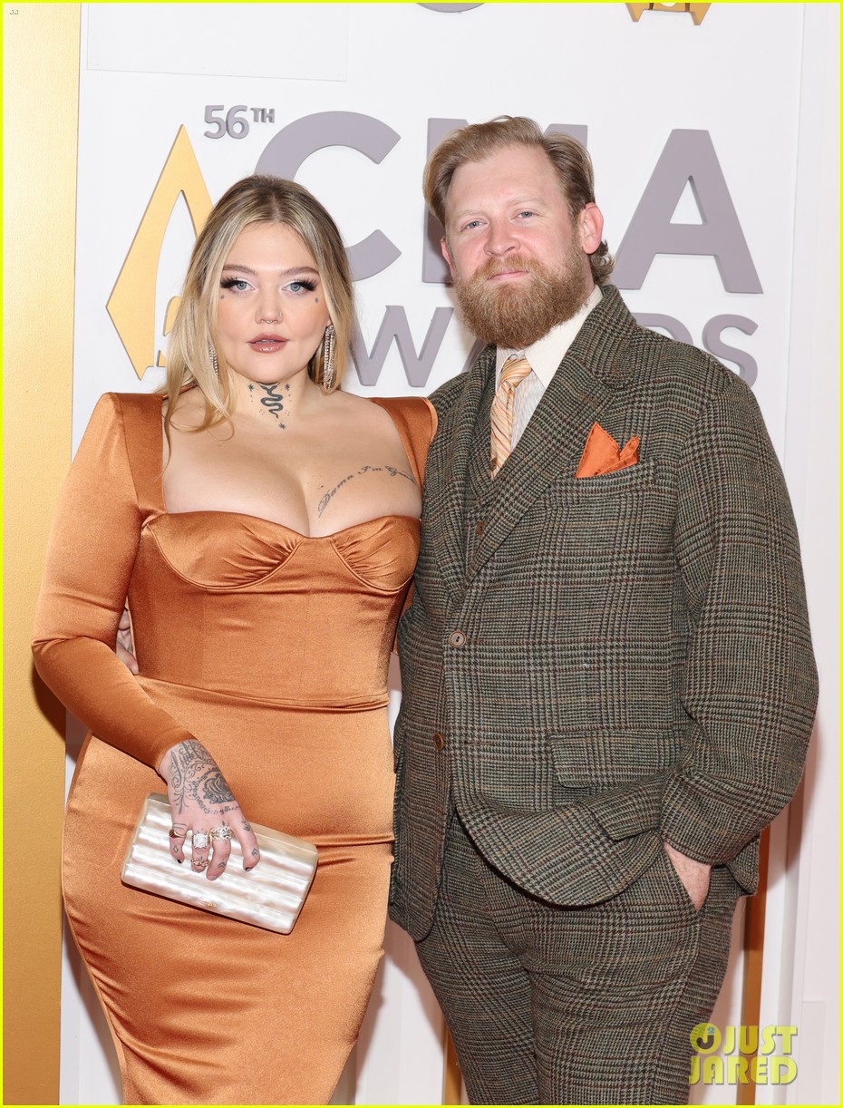 Lainey Wilson Brings A Very Special Date To CMA Awards - Her Dad!