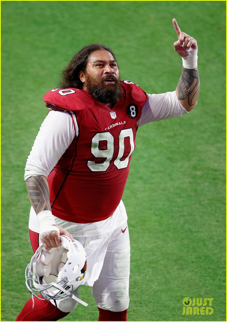 Former NFL Player Domata Pecko Sr. Has A Connection to the $2 Billion Powerball Ticket