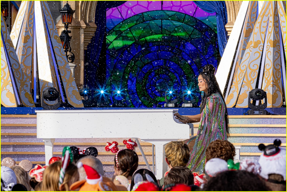 ABC's Disney Magical Christmas Day Parade 2022 - Full Performers & Songs Lineup Revealed!