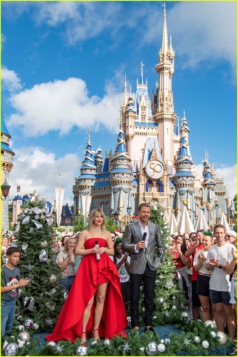 ABC's Disney Magical Christmas Day Parade 2022 - Full Performers & Songs Lineup Revealed!