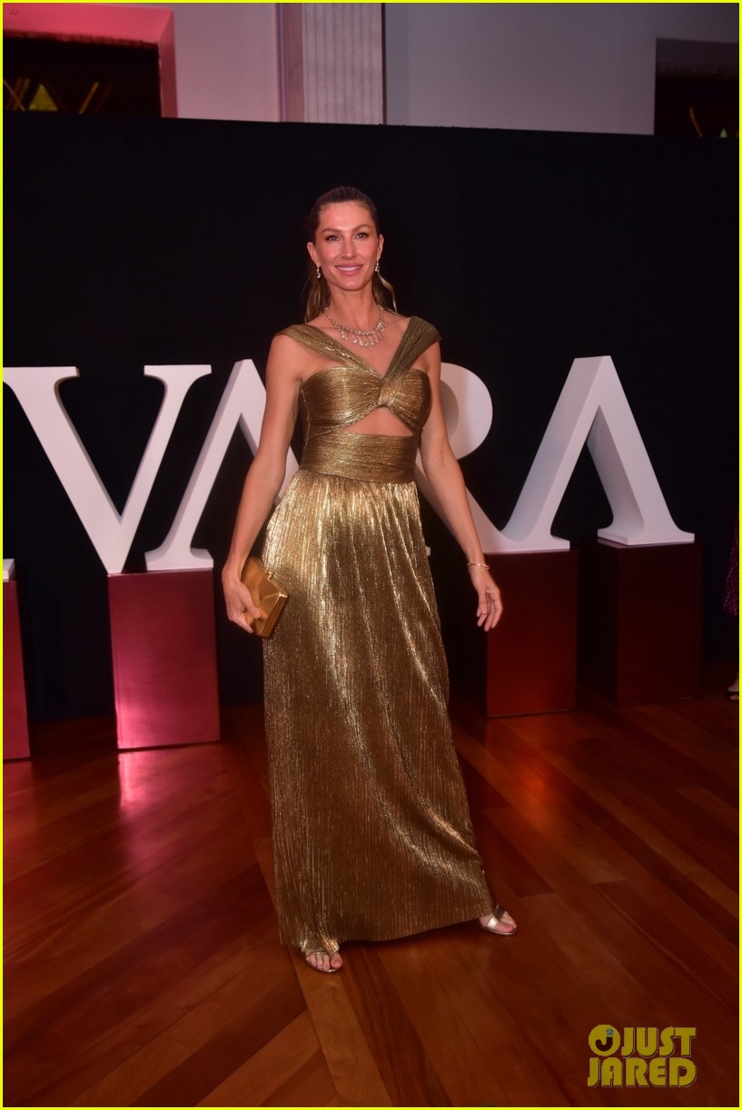 gisele bundchen gold dress Gisele Bndchen Is a Vision in Gold on First Red Carpet Since Tom Brady Divorce