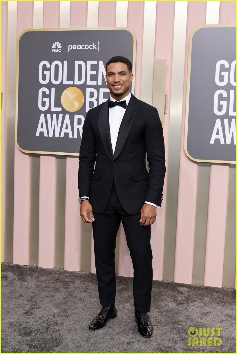 'Top Gun: Maverick' Star Jay Ellis Looks Sharp at Golden Globes 2023