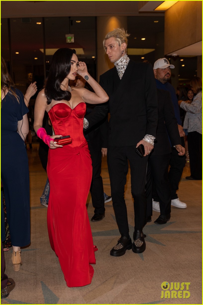 Megan Fox Reveals 2 Injuries, Wears Cast on Wrist at Pre-Grammys 2023 Party