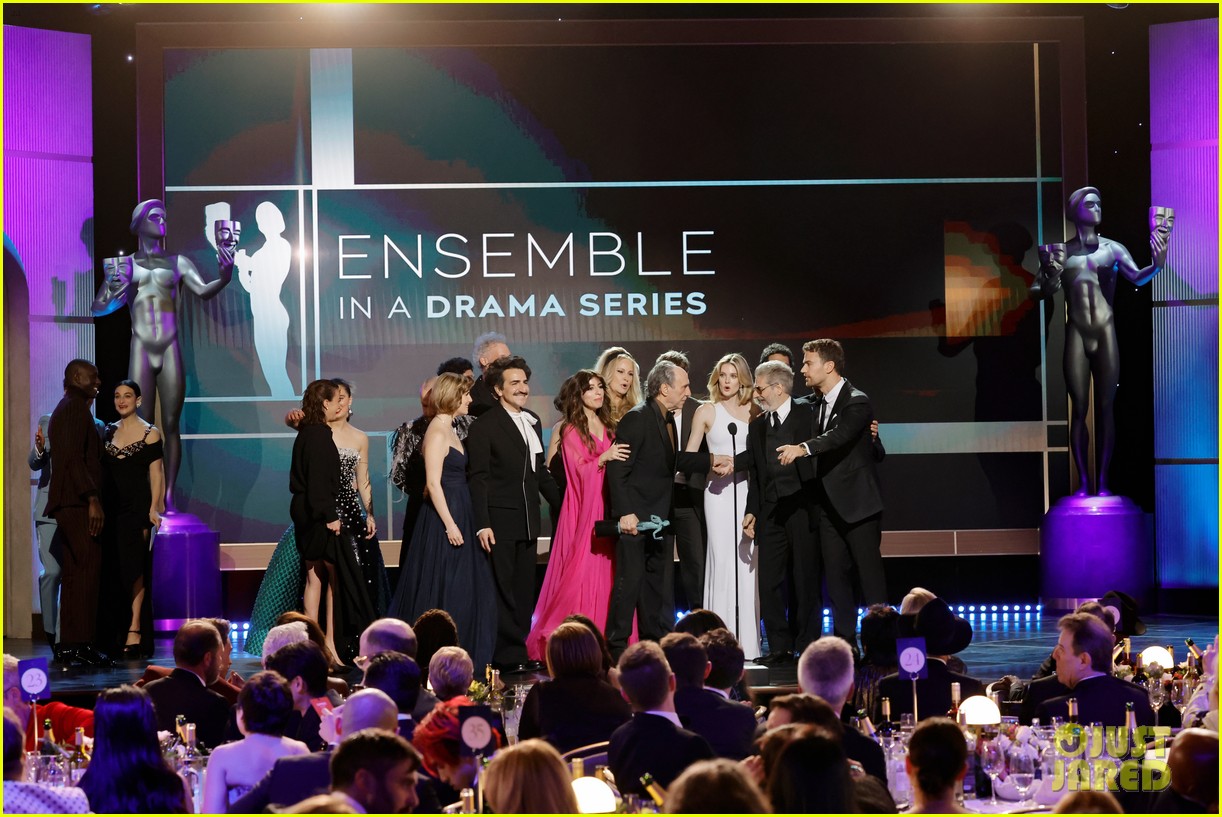 The White Lotus' Jon Gries Reveals What He Whispered to Aubrey Plaza During Awkward On-Stage Moment at SAG Awards 2023