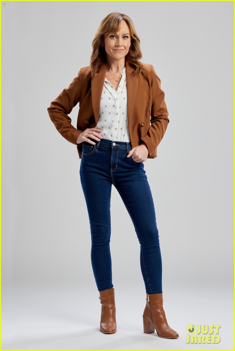 Andrew Walker & Nikki DeLoach Dish on Working On Their 5th Hallmark Movie Together For 'Curious Caterer: Grilling Season'