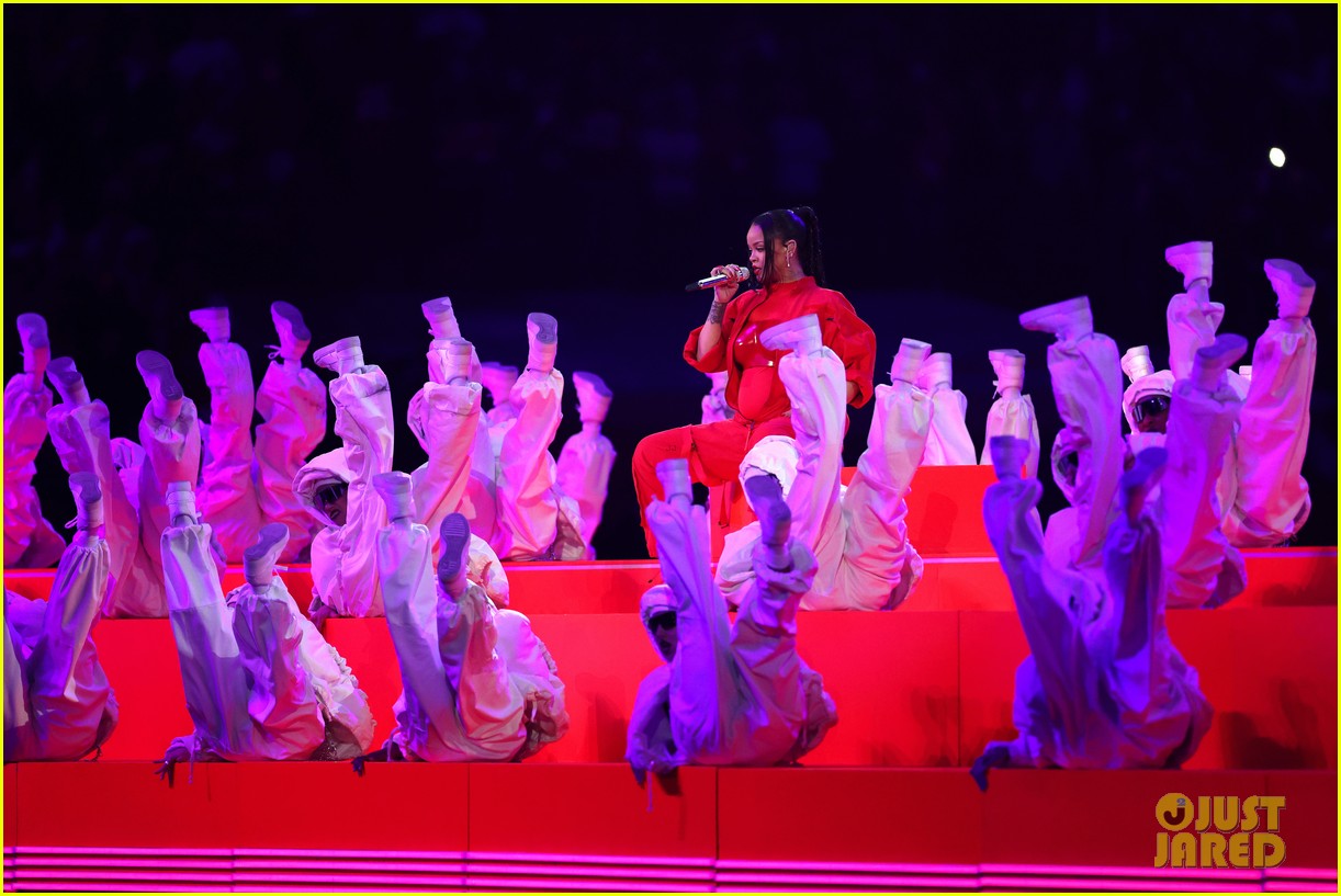 Fans Think Rihanna Teased Her Pregnancy While Hinting at 'Surprise Guest' at Super Bowl Halftime Show