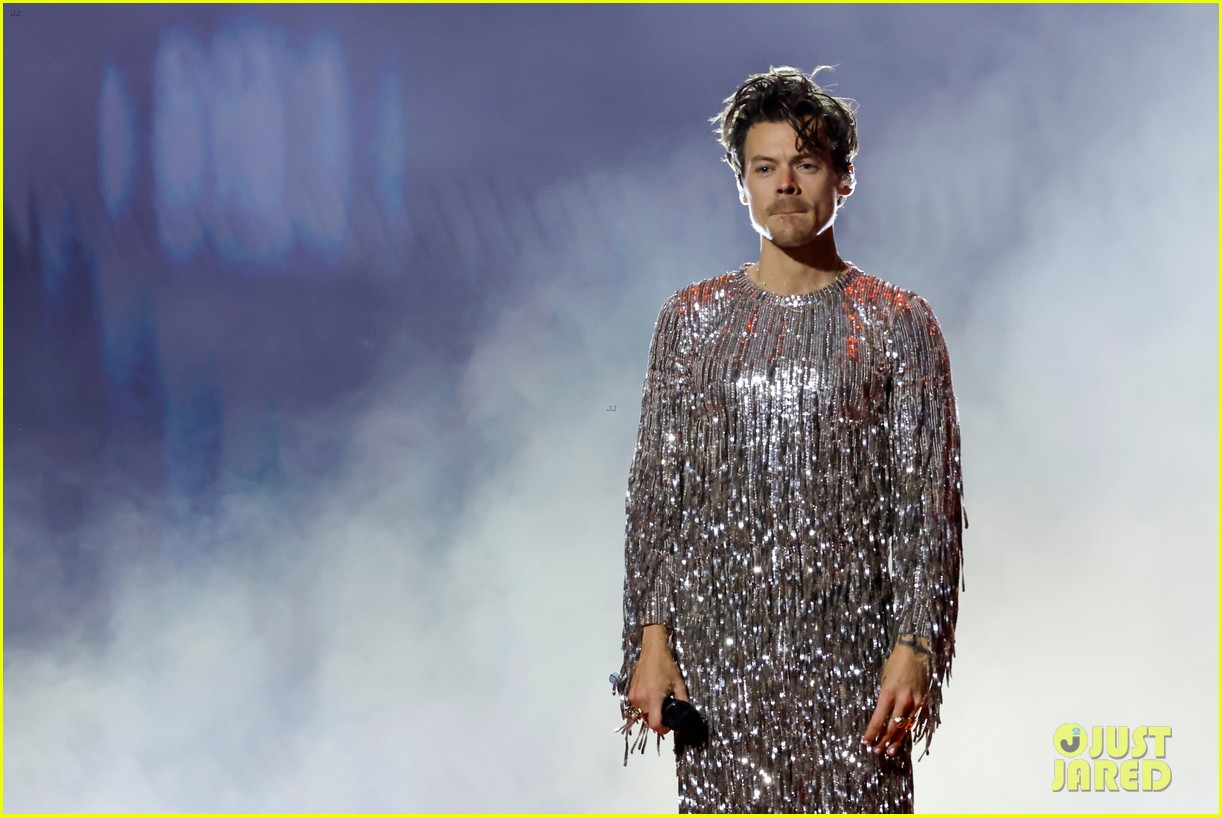 Harry Styles Wears Silver Fringe Outfit While Performing Nominated Song 'As It Was' at Grammys 2023