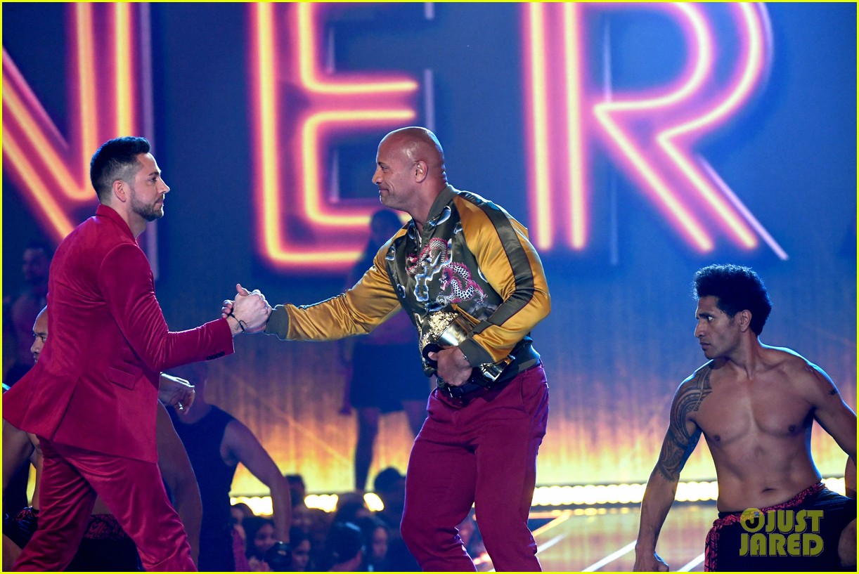 Zachary Levi Reacts to Report That Dwayne Johnson Blocked Black Adam from Appearing in 'Shazam 2' End Credits Scene