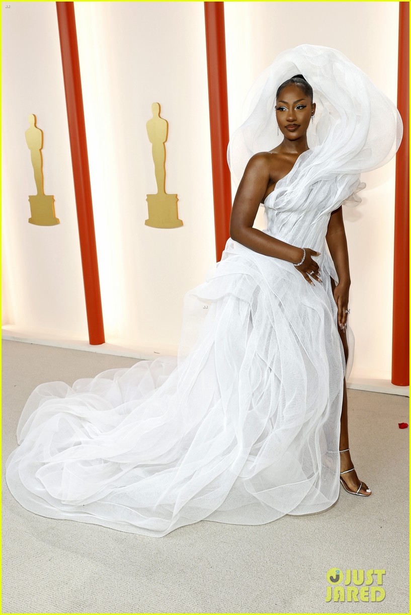 tems oscar dress designer Tems Goes Viral for View Blocking Oscars Dress