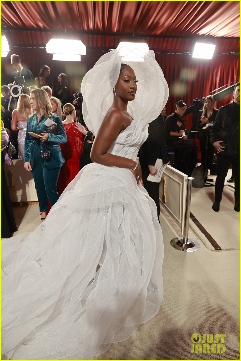 tems oscar dress designer Tems's Lever Couture Dress at 2023 Oscars