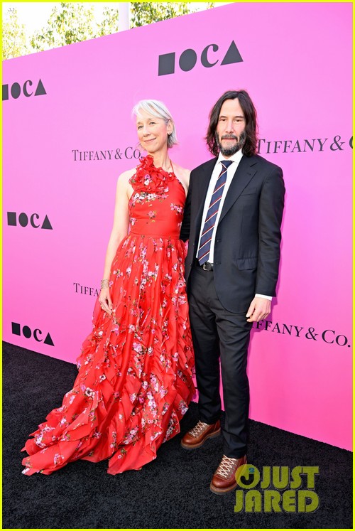 Keanu Reeves & Girlfriend Alexandra Grant Hug & Kiss at MOCA 2023 Gala