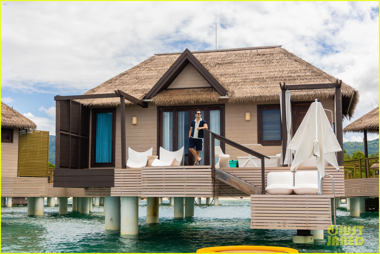 Skylar Astin Gives Fans a Peek Inside His Vacation in Jamaica